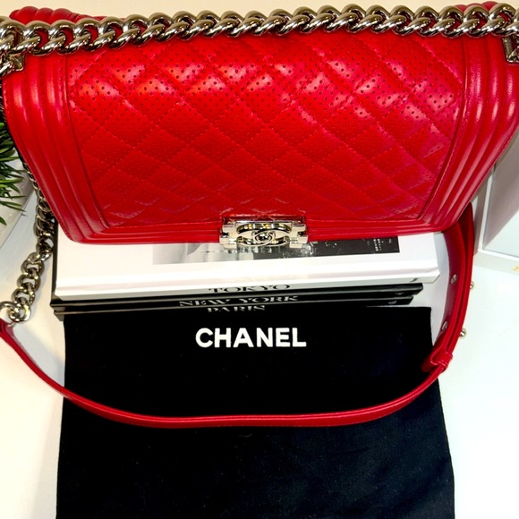 EUC RED Chanel BOY BAG! - Picture 13 of 13